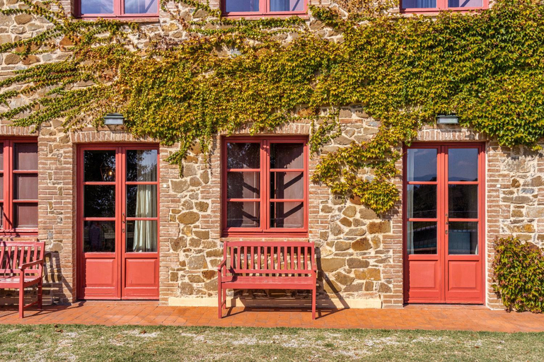 Exterior 8