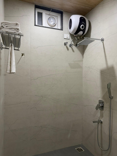 Bathroom 5, Hotel Aura By Arihant, Udaipur