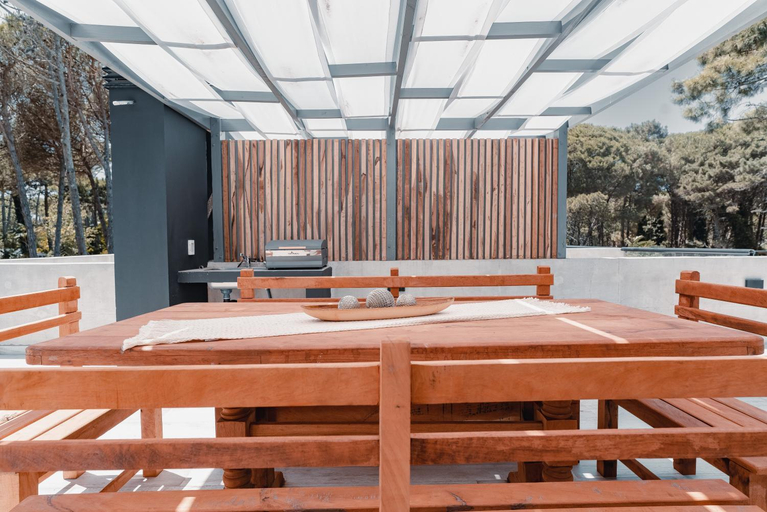Others 4, Arami Carilo, Pinamar