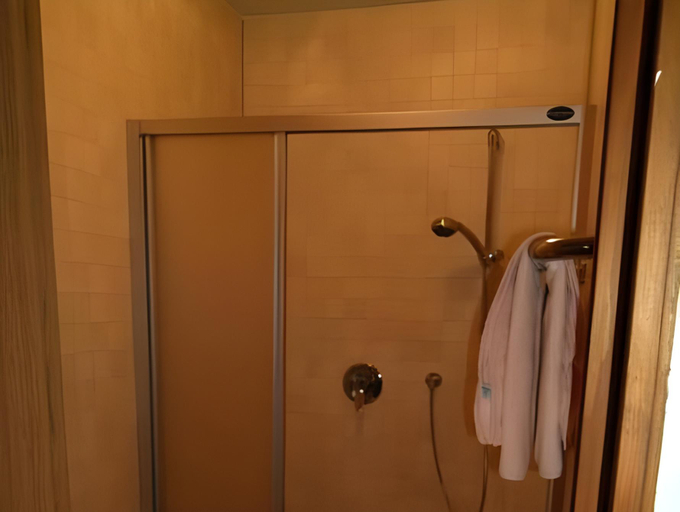Bathroom 2, Hotel Gasthof Zum Neubau, Ravensburg