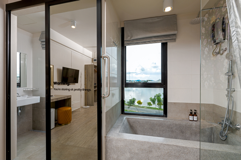 Bathroom 7