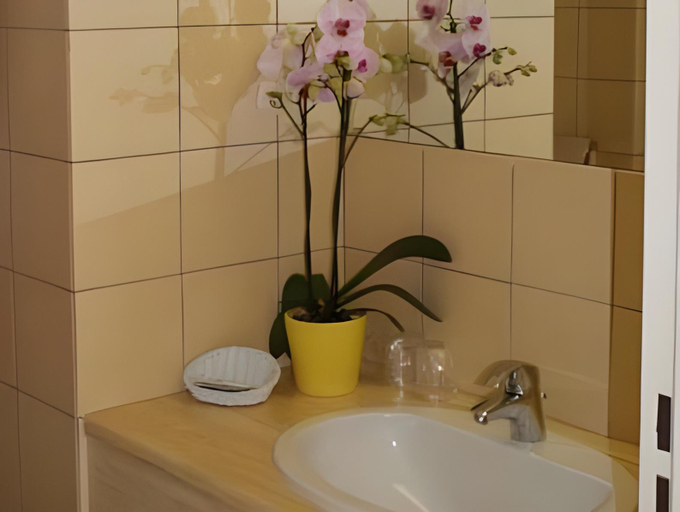 Bathroom 4, Logis Hotel Noemys Morgon, Rhône
