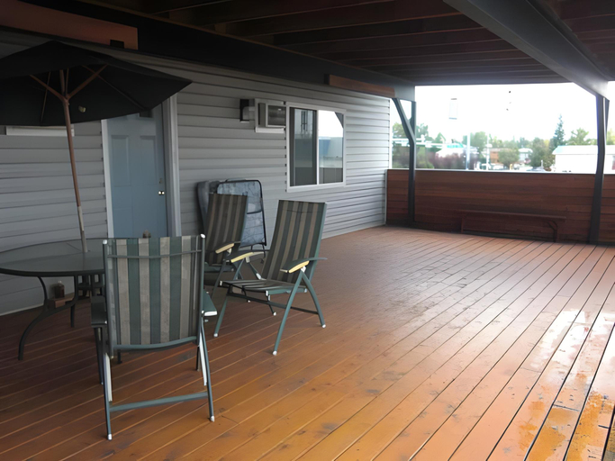 Others 2, Borealis Inn, Fairbanks North Star