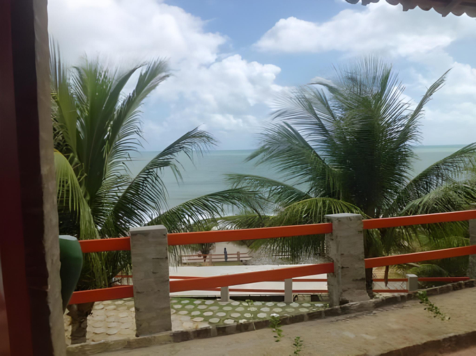 Exterior & Views 28