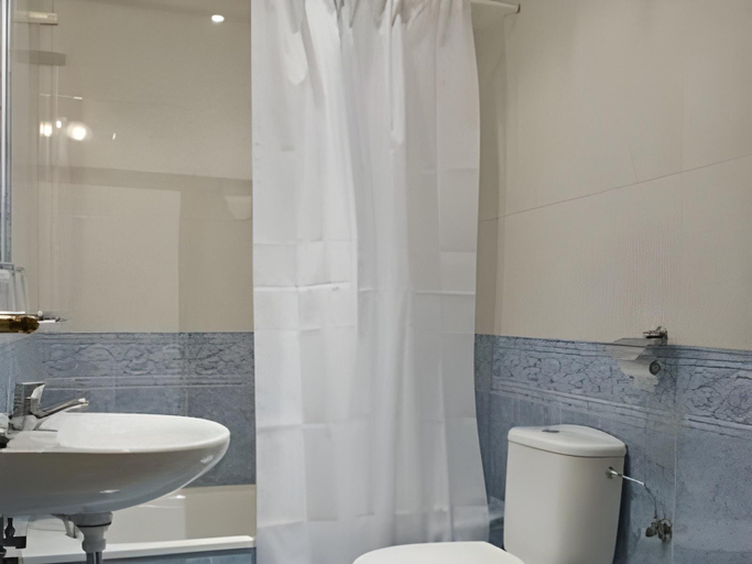 Bathroom 4, Hotel Escudero, Ciudad Real