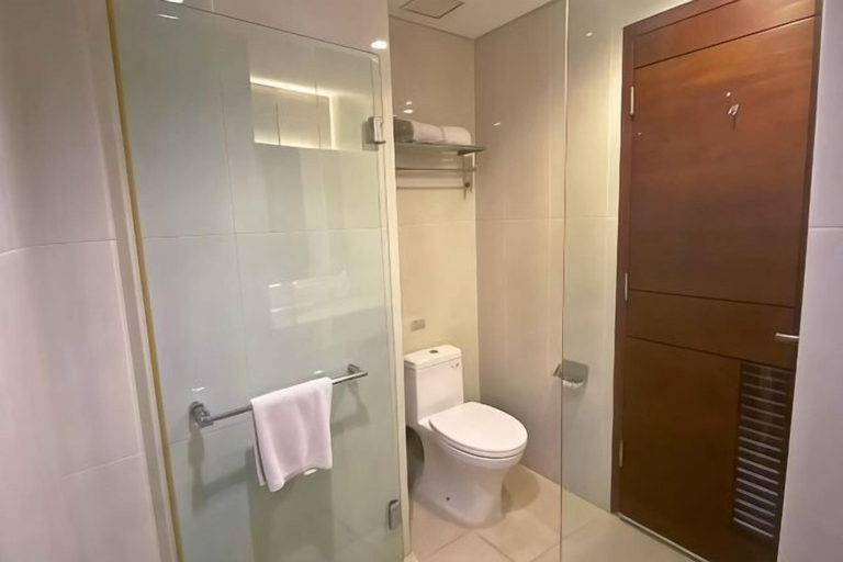 Bathroom 18