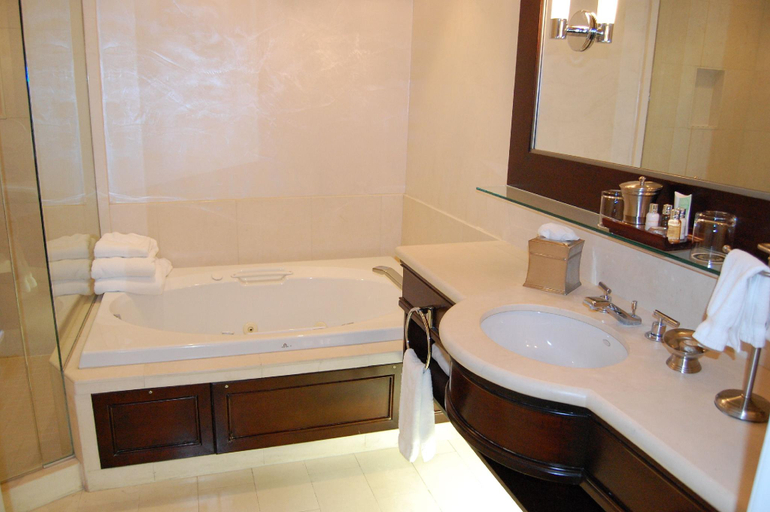 Bathroom 23