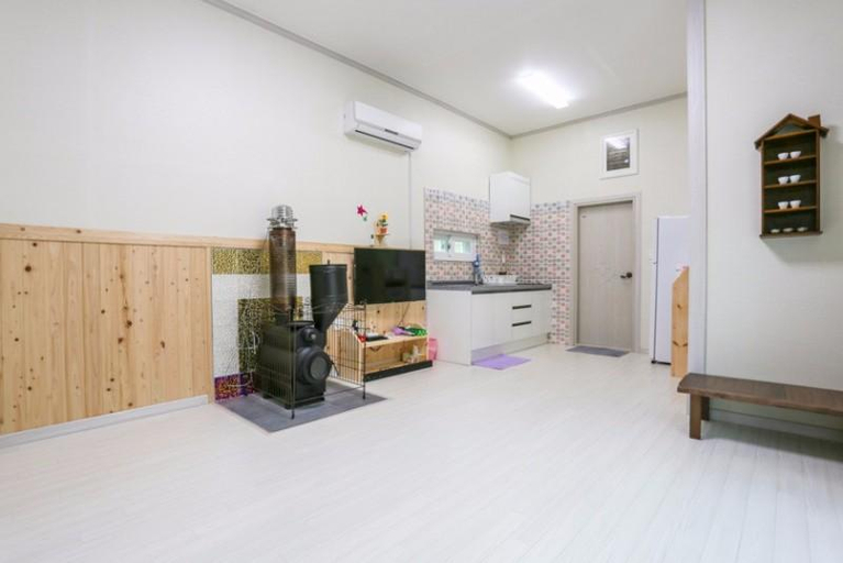 Others 2, Gapyeong Blue B Pension, Gapyeong