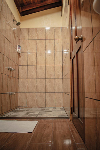 Bathroom 4, Arenal Descanso, San Ramón