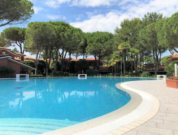 Sport & Beauty 4, Big Apartment with Swimming Pool - Private Beach Place included by Beahost, Venezia
