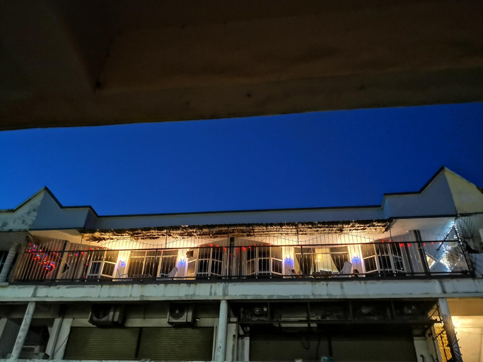 Exterior 8