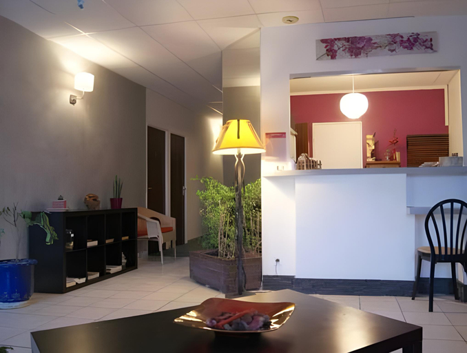 Public Area 3, Hôtel Abélia, Hérault