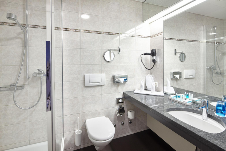 Bathroom 15