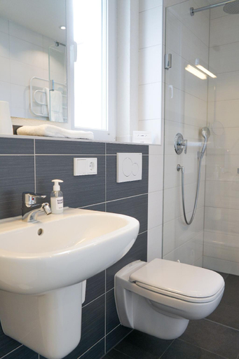 Bathroom 23