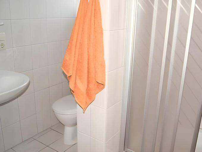 Bathroom 3, Gastehaus Gertrude, Villach Land