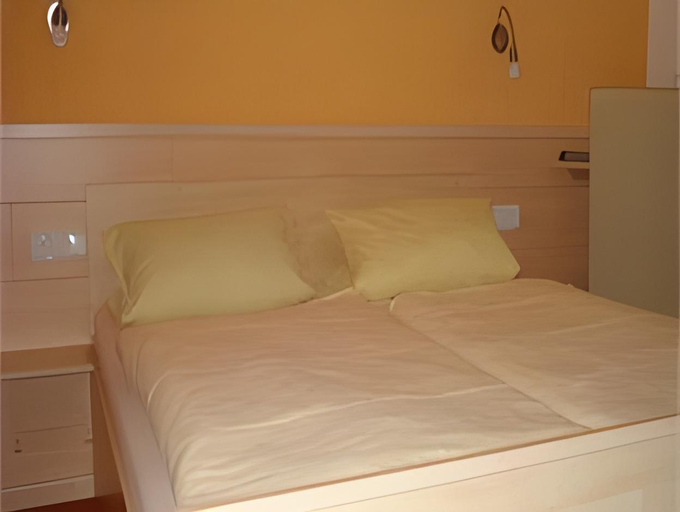 Others 4, Hotel Rustersieler Hof, Wilhelmshaven