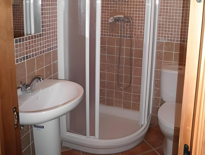 Bathroom 2, Casitas de la Sierra, Málaga