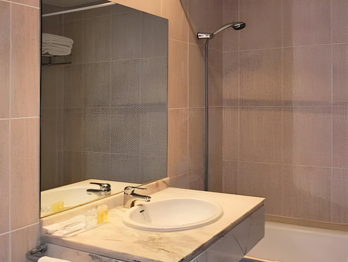Bathroom 3, Hotel Belcaire, Castellón