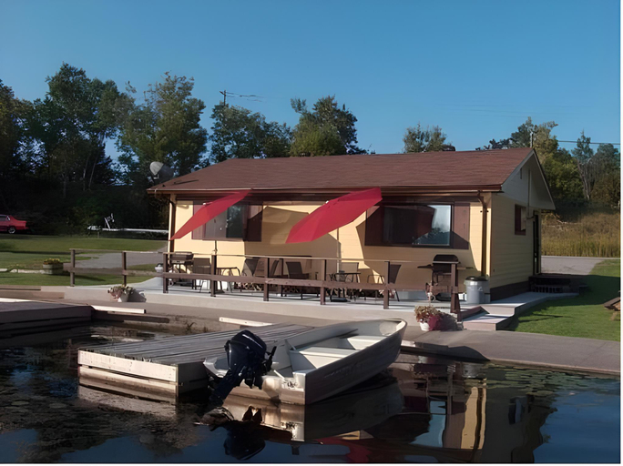 Others 5, Sunrise Resort, Peterborough