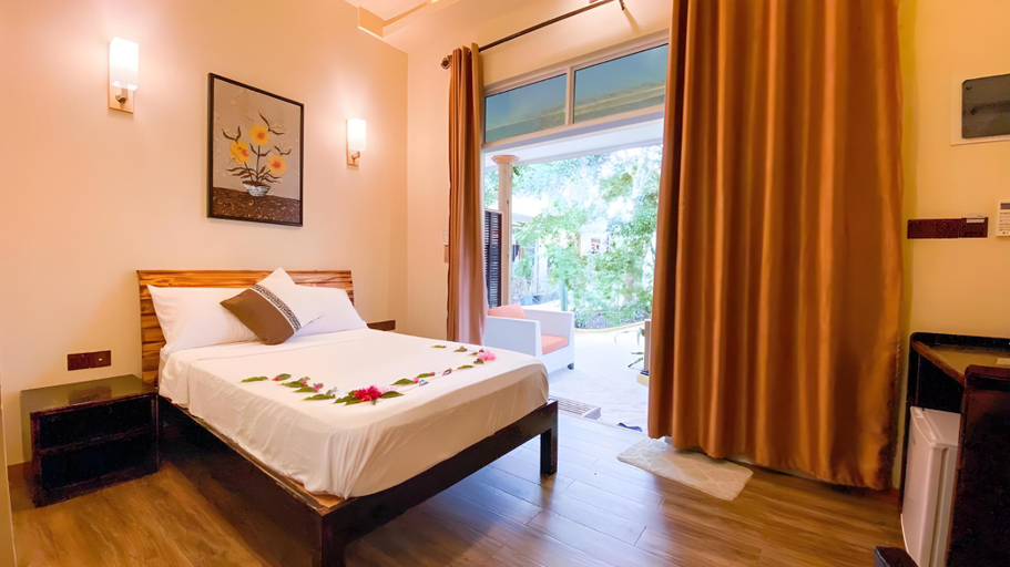 Bedroom 2, Manta Dhangethi