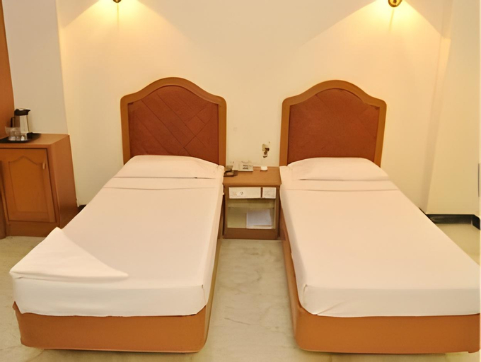 Bedroom 2, League Hotels and Banquets, Chennai