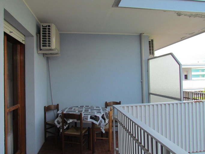Others 2, Studio apartment in a cozy residence with 12 pools, Venezia