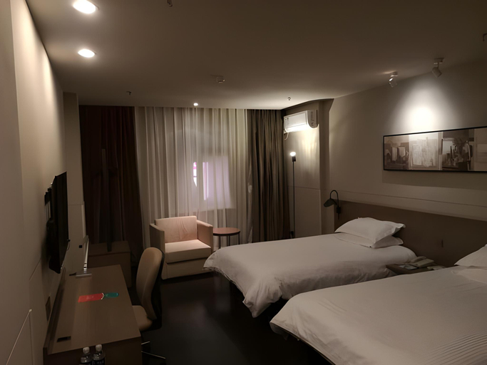 Bedroom 2, Jinjiang Inn Select Jining Jizhou Shangcheng South Huoju Road, Jining