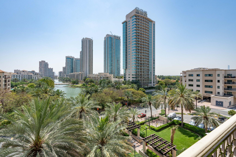 Others 5, Lux BnB I Una Tower I Lakes View, Dubai