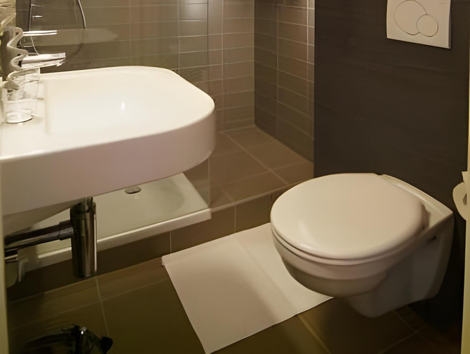 Bathroom 3, C-Hotels Excelsior, West-Vlaanderen