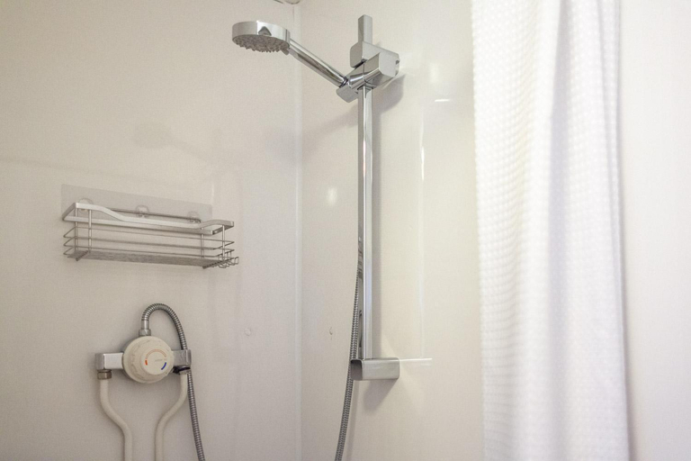 Bathroom 4, Gresham Guest House, Dorset