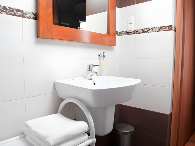 Bathroom 4, Na Skarpie, Chojnice