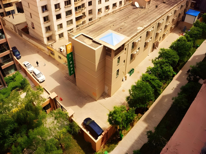 Exterior & Views