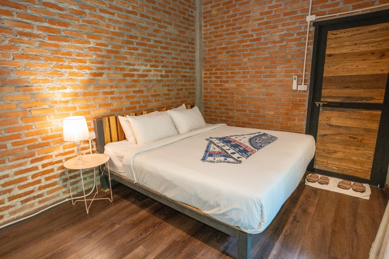 Bedroom 2, Bee Forest, K. Mae On