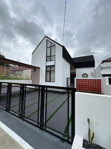 Exterior 2