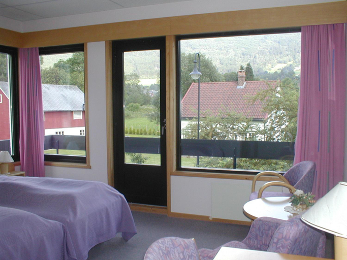 Bedroom 3, Innvik Fjordhotell, Stryn