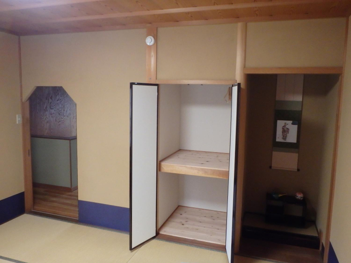 Bedroom 4, Kamuroan Ryokan (Minshuku), Kyoto