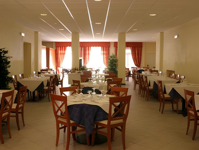 Food & Drinks 5, Hotel Bello by Ostello Bello, Savona