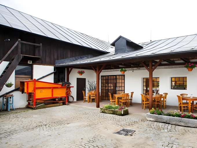 Others 5, Mlyn Vodnika Slamy - Penzion, Opava