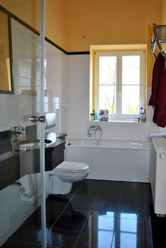 Bathroom 3, Schloss Triestewitz, Nordsachsen