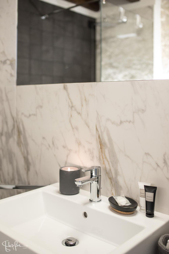 Bathroom 2, Arcipelago 37, Cagliari