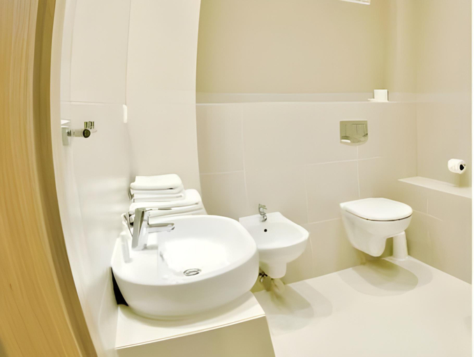 Bathroom 4, Hotel 500 W Strykowie, Zgierz