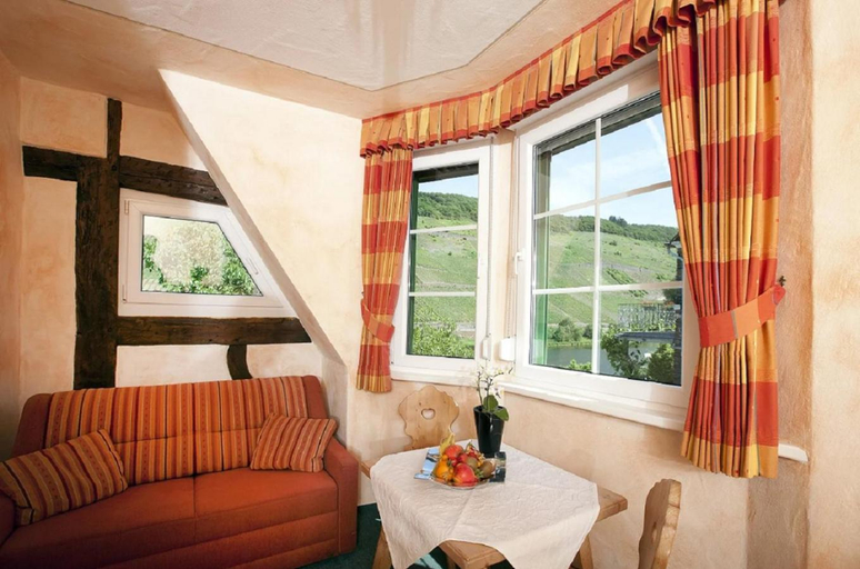 Others 5, Gastehaus Zur Traube, Bernkastel-Wittlich