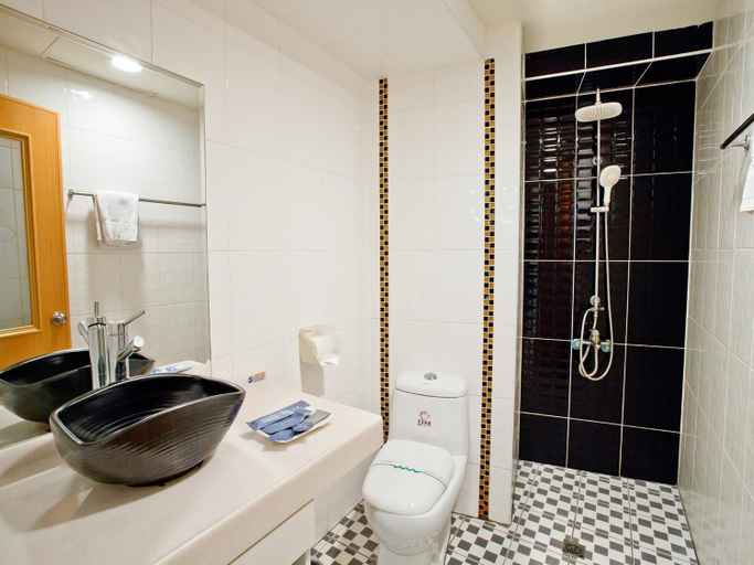 Bathroom, Green Park Commercial Hotel, Tainan