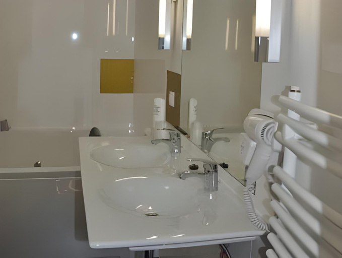 Bathroom 4, ホテル ランバートン, Warsaw West