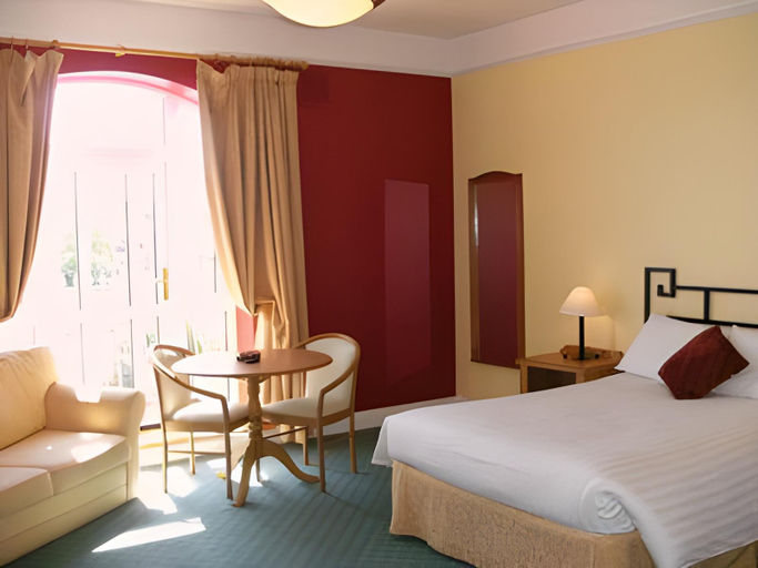 Bedroom 2, Woodlands Hotel & Leisure Centre