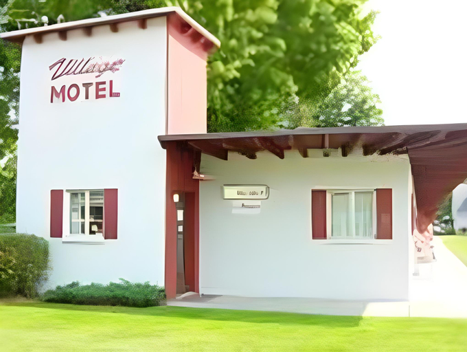 Exterior view 2, The Village Motel, Otsego