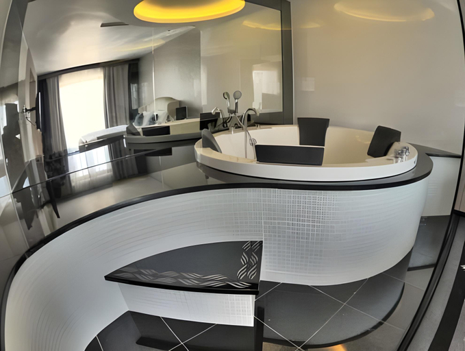 Others 5, Hotel Alhar, Lubliniec