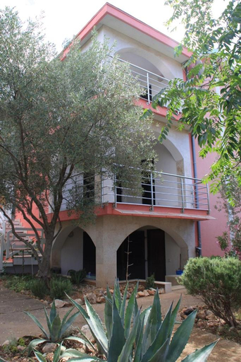 Others 3, Apartmani Andreja, Krk