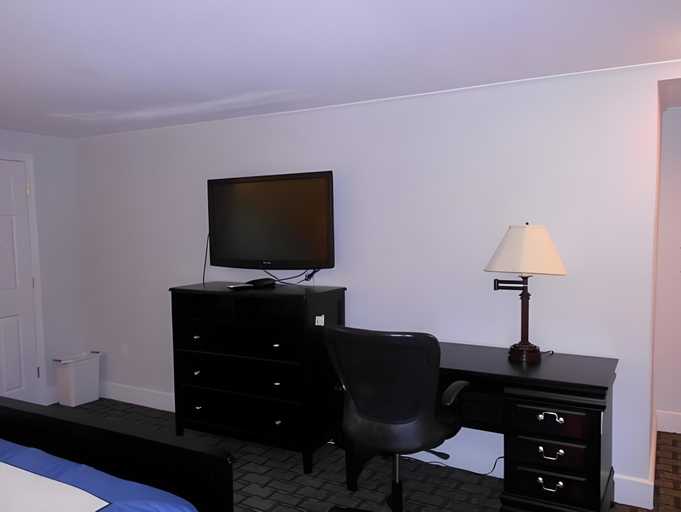 Bedroom 3, Cape Shore Inn, Barnstable