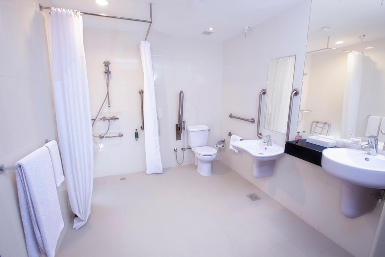 Bathroom 14